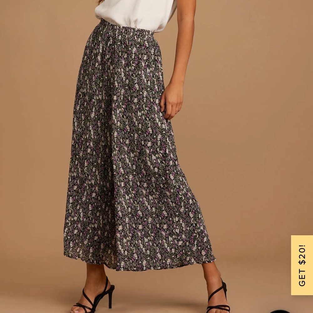 Lulus Come Back To Me Black Floral Print Pleated Culotte Pants